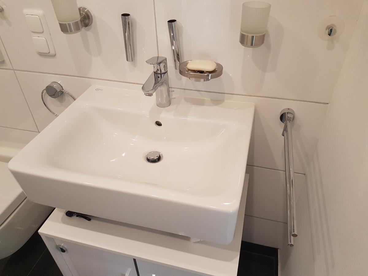 Zimmer mit eigenem Bad in Märchenstadt! Heidelberg Exterior foto